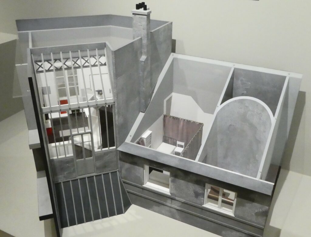 Maquette du 26 rue du Départ à Paris faite par Frans Postma en 1987 et visible au Kunstmuseum de La Haye.
